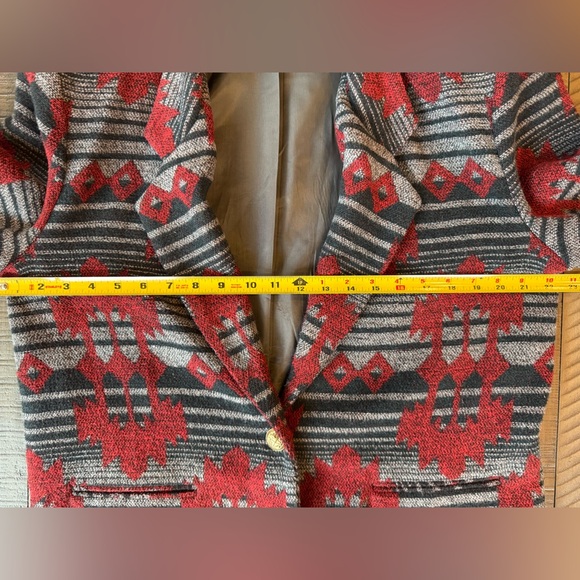 DANIELLE B - Vintage Red/Black/Gray Patterned Blazer Women’s Size Medium - Picture 13 of 16